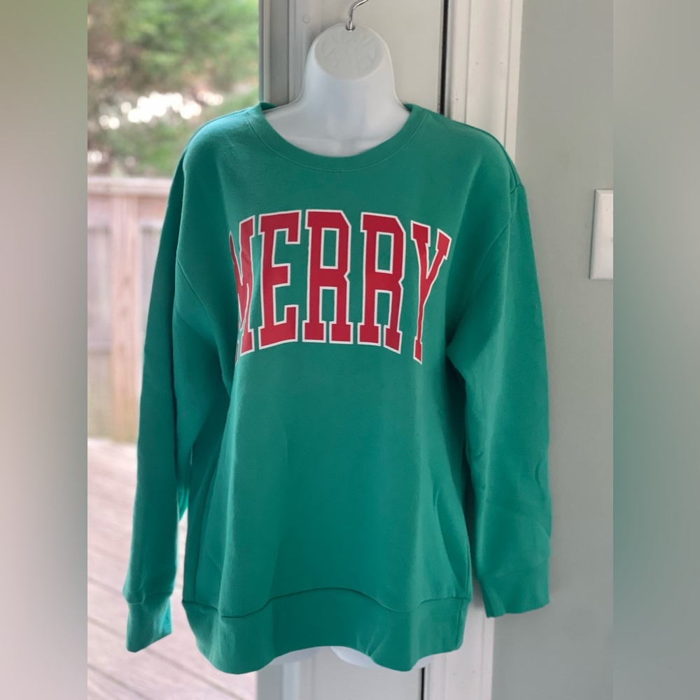 NWT Iconic MERRY sweatshirt! Size M
